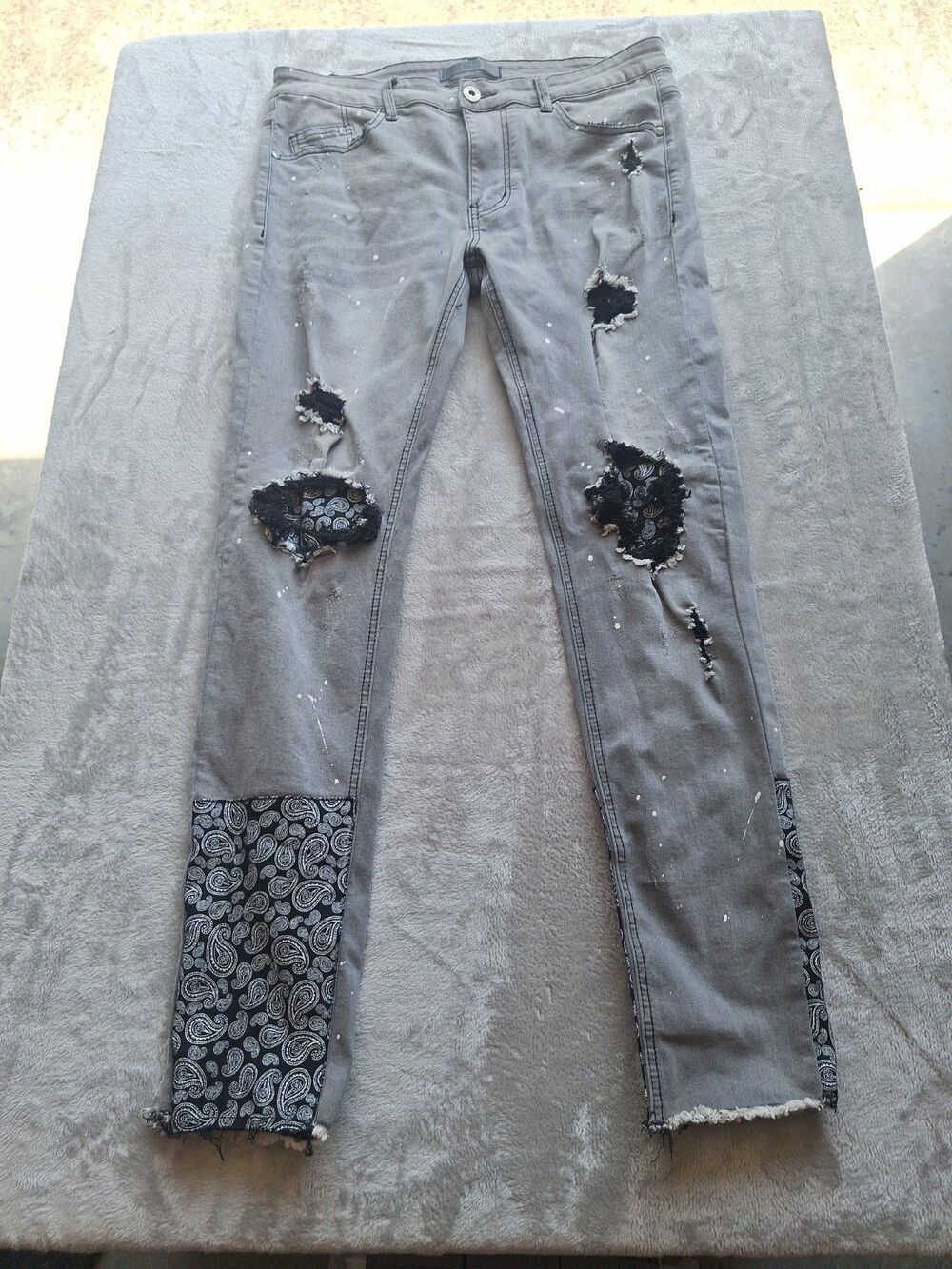 Men's KDNK Jeans Size 34 Blue Distressed Ripped Paint Splatter